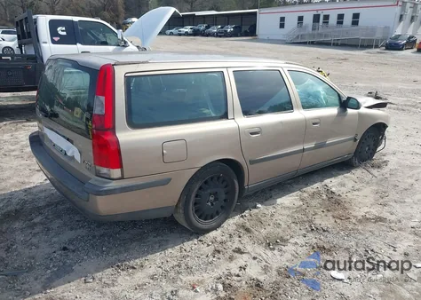 2001 Volvo V70 2.4T z USA, uszkodzony, nr VIN YV1SW58D612033421